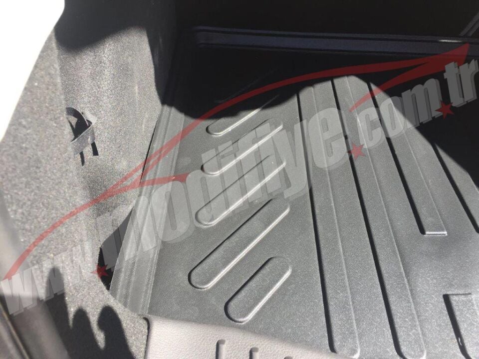 Ford Focus Hatchback 2011-2018 Siyah 3D Kauçuk Kokusuz Bagaj Havuzu