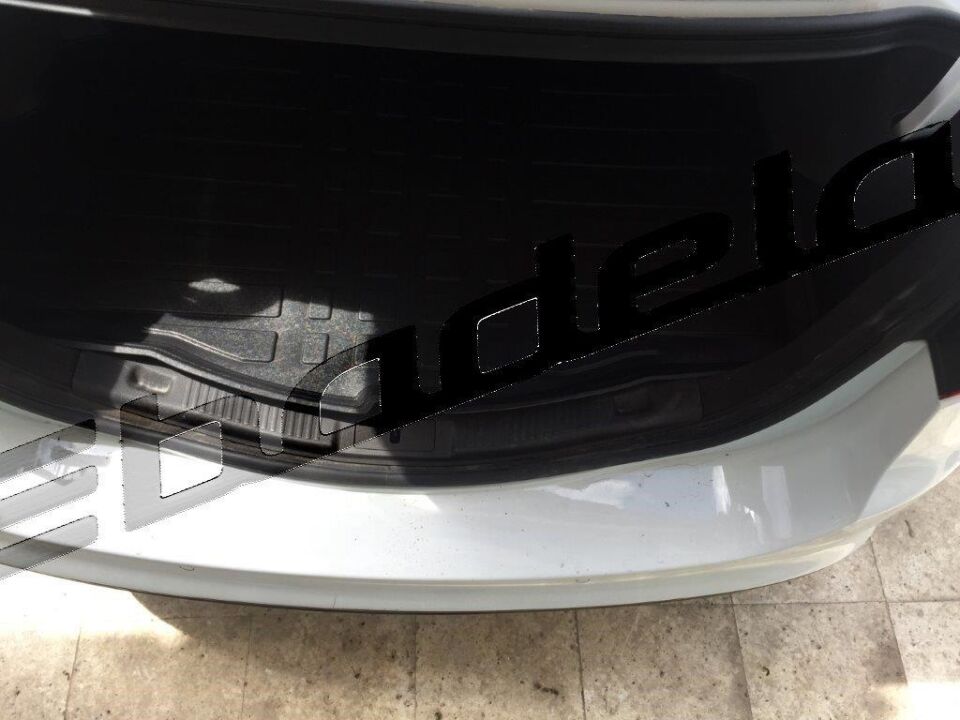 Ford Mondeo Sedan 2015-2020 Siyah 3D Kauçuk Kokusuz Bagaj Havuzu