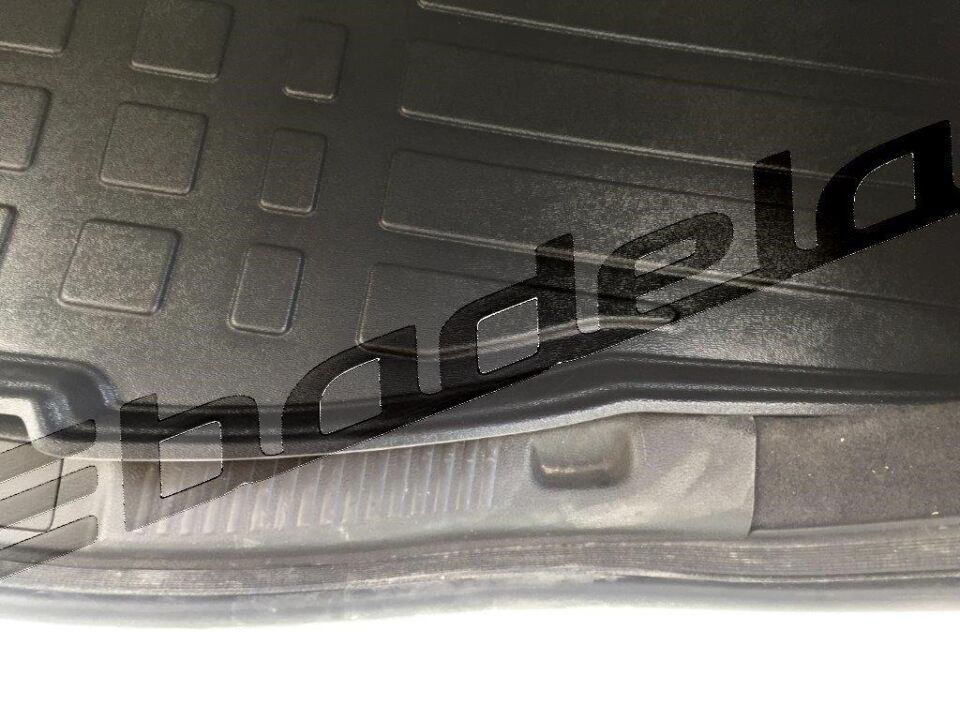 Ford Mondeo Sedan 2015-2020 Siyah 3D Kauçuk Kokusuz Bagaj Havuzu