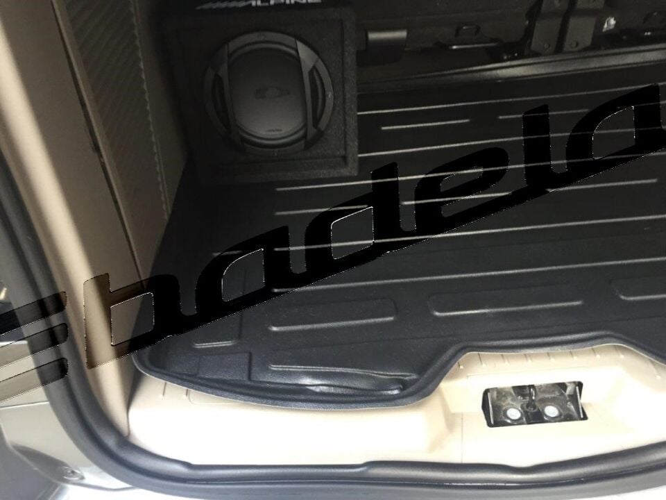 Ford Tourneo Connect Kısa Şasi 5 Koltuk 2015-2021 Siyah 3D Kauçuk Kokusuz Bagaj Havuzu