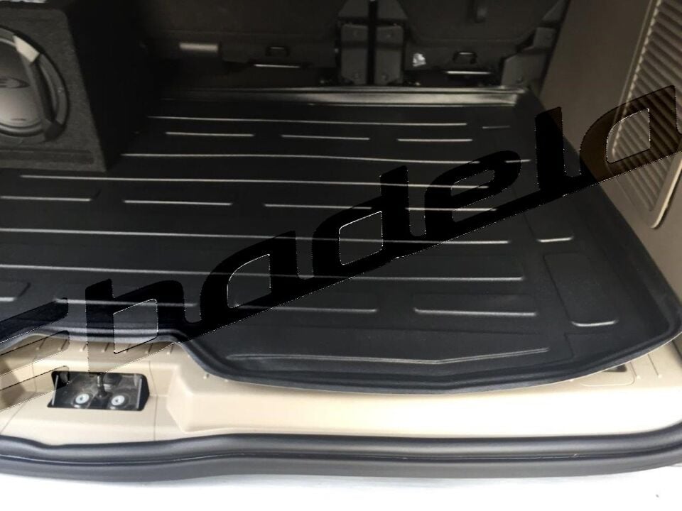 Ford Tourneo Connect Kısa Şasi 5 Koltuk 2015-2021 Siyah 3D Kauçuk Kokusuz Bagaj Havuzu
