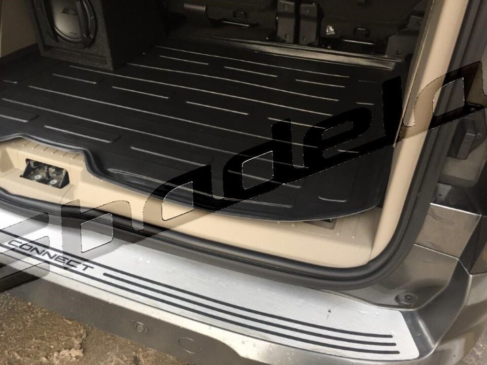 Ford Tourneo Connect Kısa Şasi 5 Koltuk 2015-2021 Siyah 3D Kauçuk Kokusuz Bagaj Havuzu