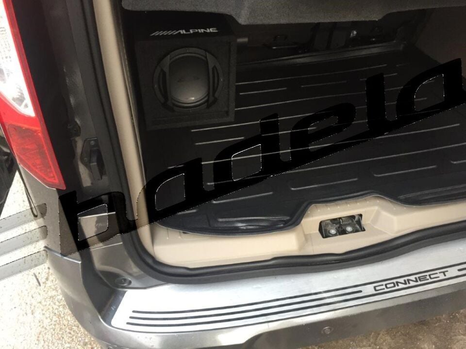 Ford Tourneo Connect Kısa Şasi 5 Koltuk 2015-2021 Siyah 3D Kauçuk Kokusuz Bagaj Havuzu