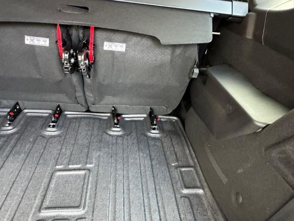 Dacia Jogger 7 Koltuk 2022-2026 Siyah 3D Kauçuk Kokusuz Bagaj Havuzu