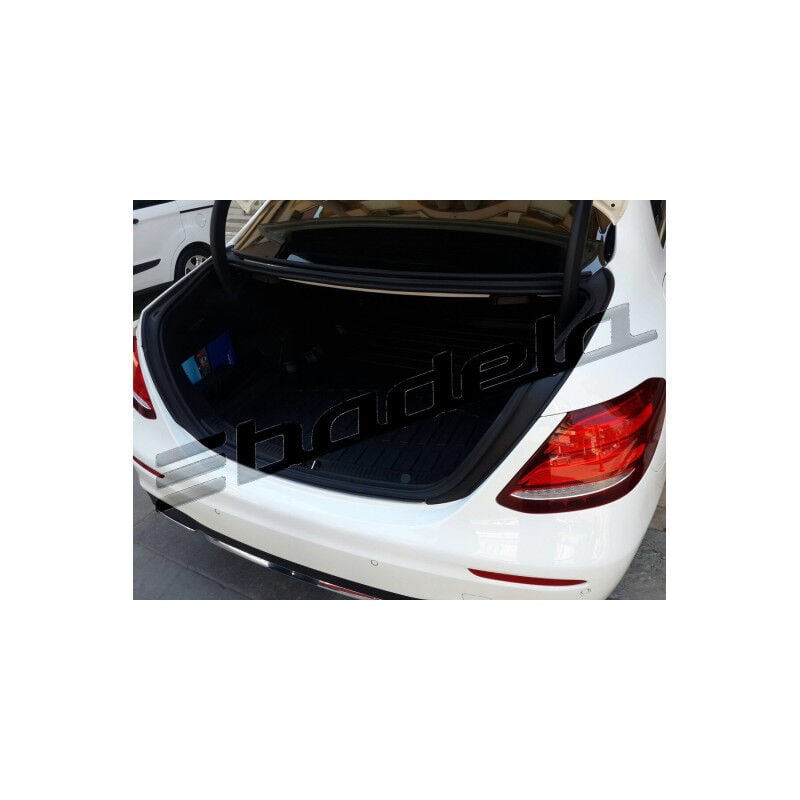 Mercedes E Serisi W213 2016-2020 Siyah 3D Kauçuk Kokusuz Bagaj Havuzu