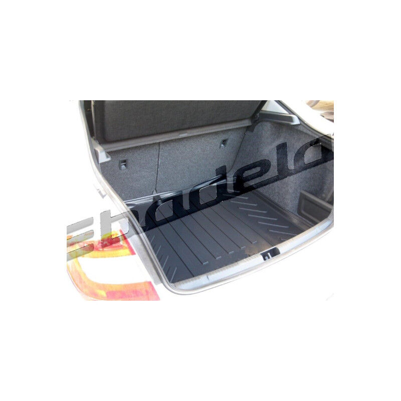 Skoda Rapid Sedan 2013-2018 Siyah 3D Kauçuk Kokusuz Bagaj Havuzu