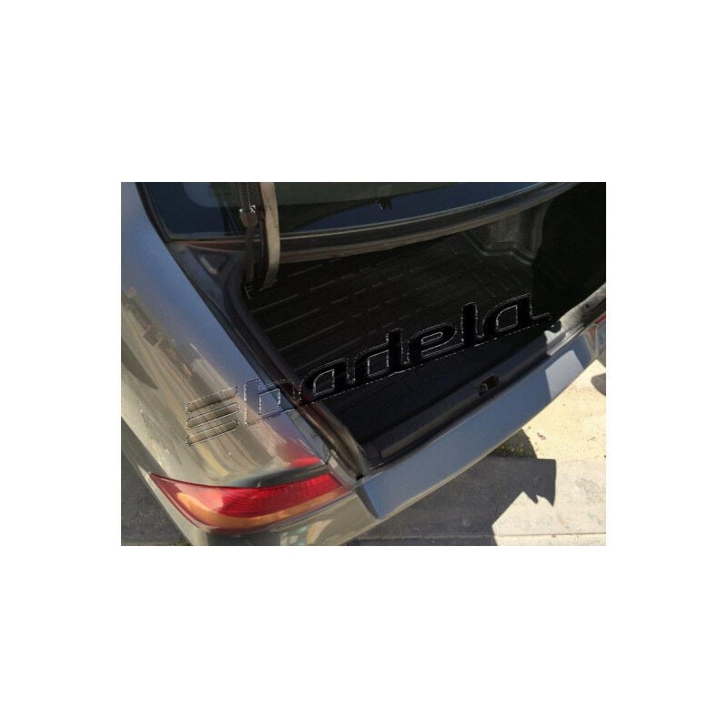 Toyota Corolla Sedan 2003-2007 Siyah 3D Kauçuk Kokusuz Bagaj Havuzu