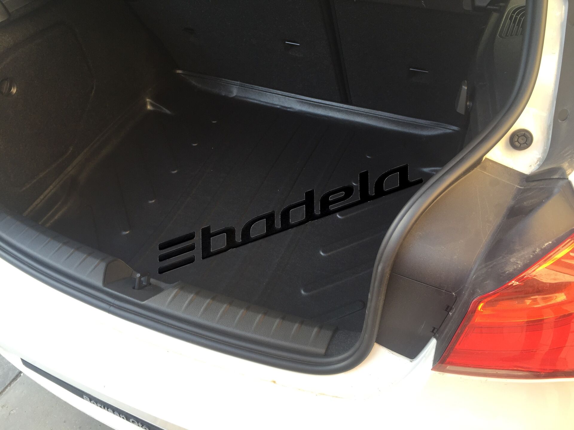BMW 1 Serisi F20 Hatchback 2011-2018 Siyah 3D Kauçuk Kokusuz Bagaj Havuzu