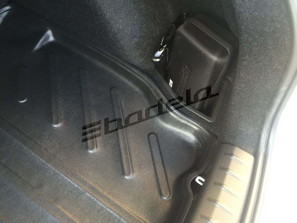 BMW 1 Serisi F20 Hatchback 2011-2018 Siyah 3D Kauçuk Kokusuz Bagaj Havuzu