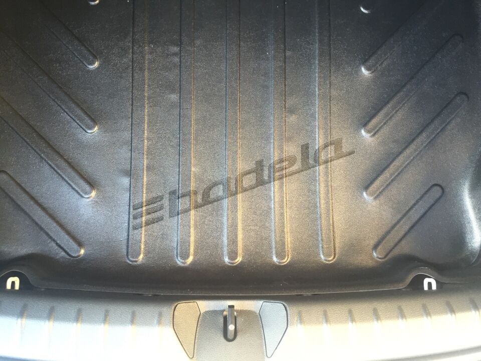 BMW 1 Serisi F20 Hatchback 2011-2018 Siyah 3D Kauçuk Kokusuz Bagaj Havuzu